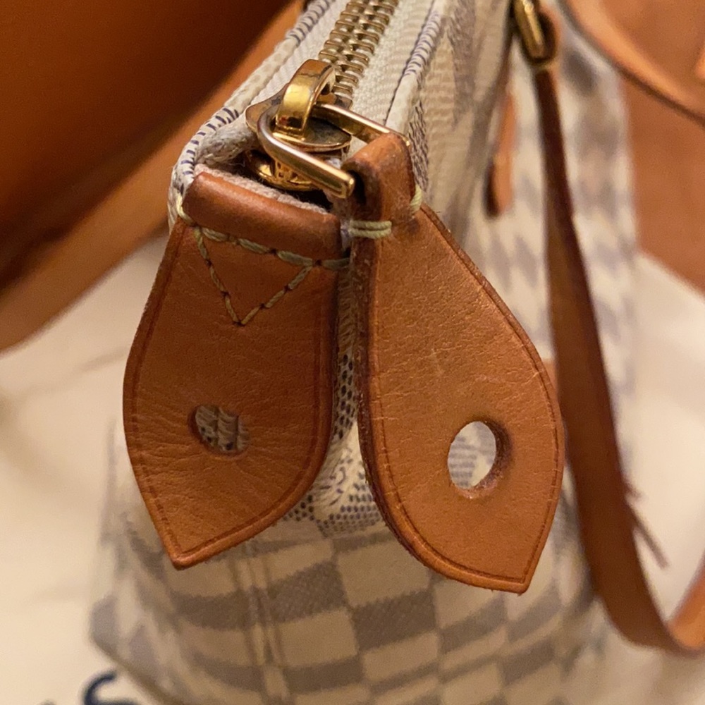 LOUIS VUITTON
Damier Azur Iena PM**Authentic***
Bag & wallet - Picture 6 of 16